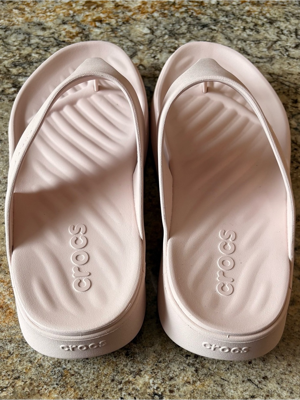 Crocs “Get Away” Triangle Flip-Flop Size 9 Pink Quartz - Picture 3 of 8